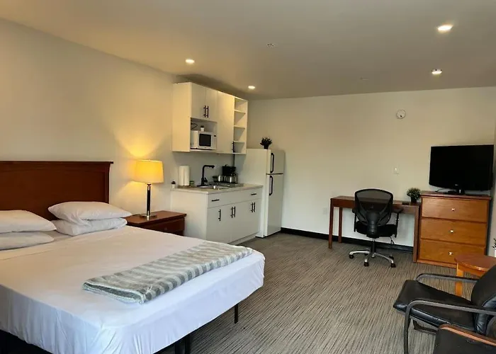 Cozy Motel Studio With Kitchenette - 9