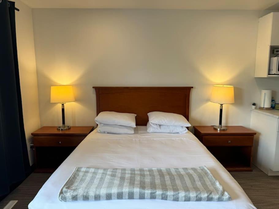 Cozy With Kitchenette - 9 Apartment Edmonton