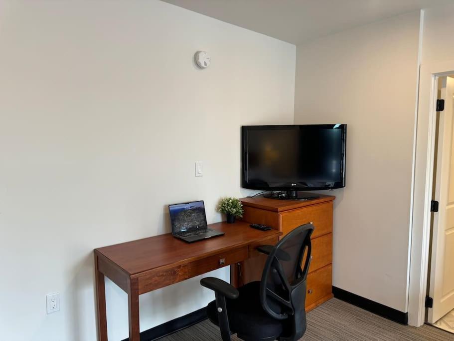 Cozy With Kitchenette - 9 Apartment
